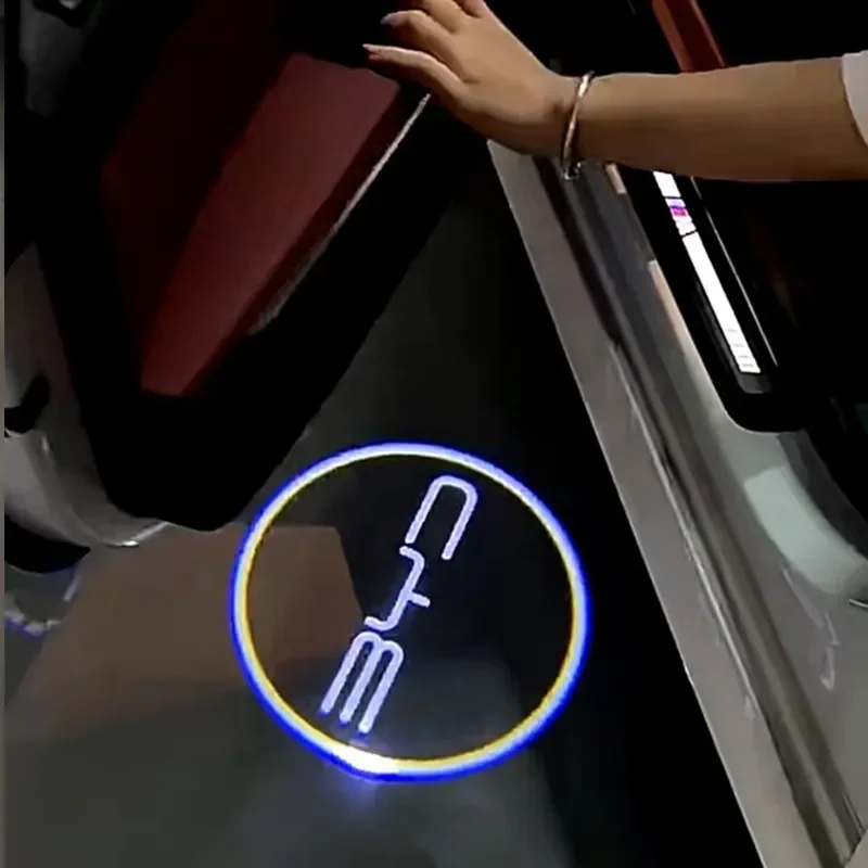 Industrial Laser Projection - BYD用ワイヤレスLEDカーステップライト、レーザープロジェクターロゴシャドウナイトライト、カースタイリング、カーテシランプ、カーアクセサリーキット（2個セット）